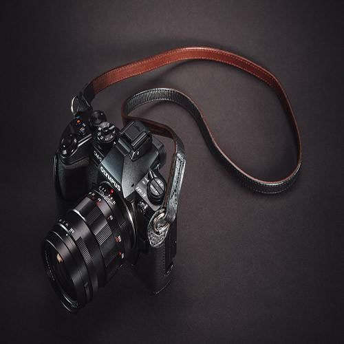 Artisan & Artist ACAM-280 Dark Brown Leather Camera Strap