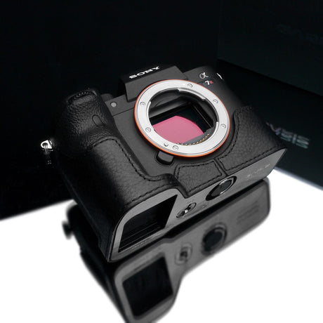 Gariz Black XS-CHA7RM4BK Genuine Leather Half Case for Sony A7RIV