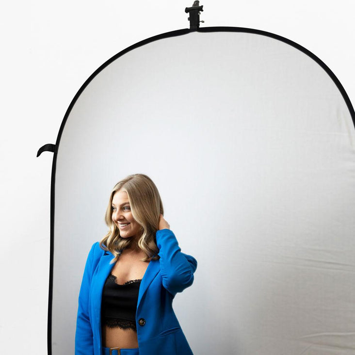 White / Black Double Sided Pop Up Backdrop with Stand and Peg Kit (1.5 x 2.1M)