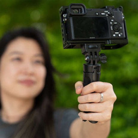 MT-01 Mini Tabletop Desk Tripod Stand for Flash Lighting and Cameras