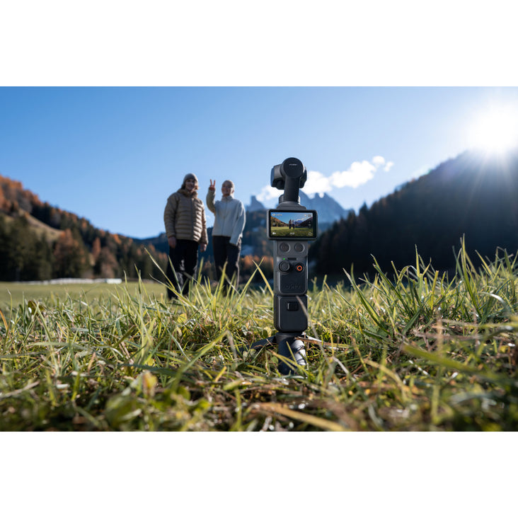 DJI Osmo Pocket 4 Creator Combo