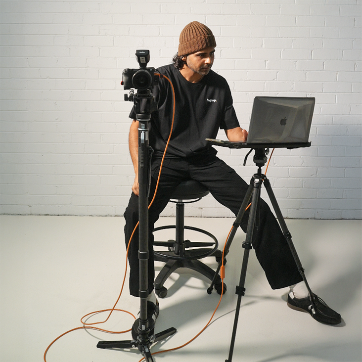 Leofoto Carbon 158cm Tripod & LCH-2 Laptop Tray Pro Portable Tether Station - Bundle