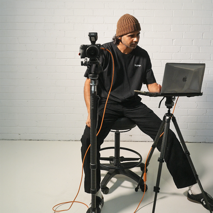 Leofoto Carbon 158cm Tripod & LCH-2 Laptop Tray Pro Portable Tether Station - Bundle