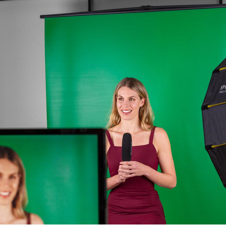 Spectrum 'LiveStream Master' Pull Up Chroma Key Green Screen Backdrop for Video (148cm x 190cm)