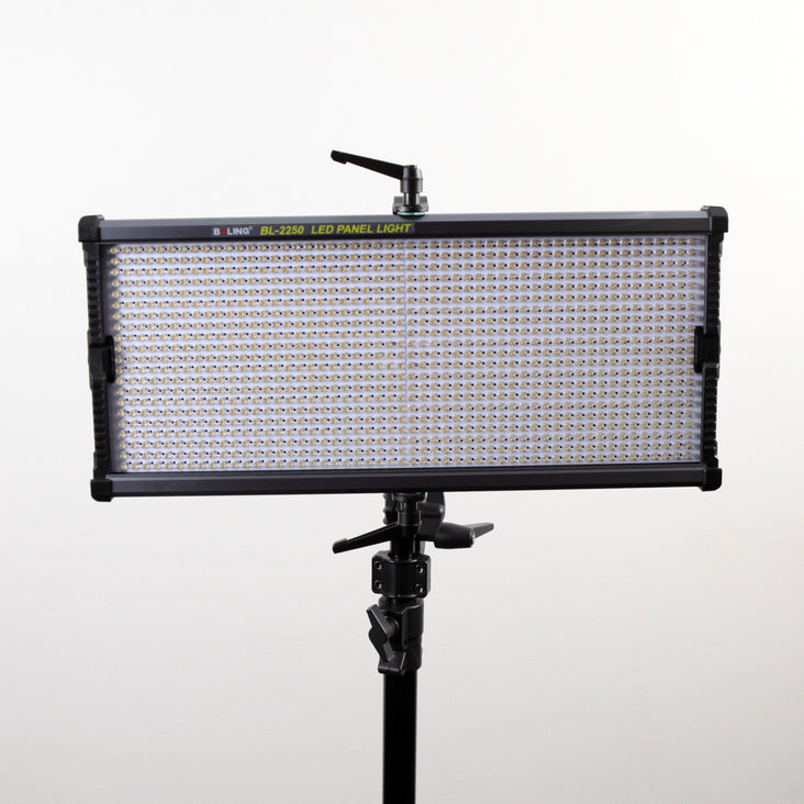 Complete 3-Point Video Lighting Setup With Rode Wireless Go II Microphone