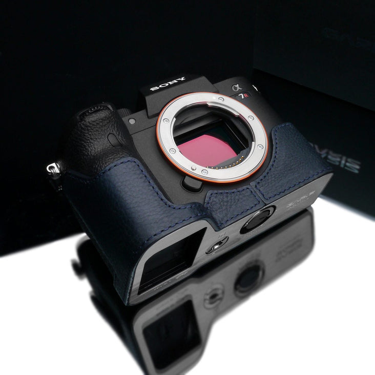 Gariz Navy XS-CHA7RM4NV Genuine Leather Half Case for Sony A7R IV