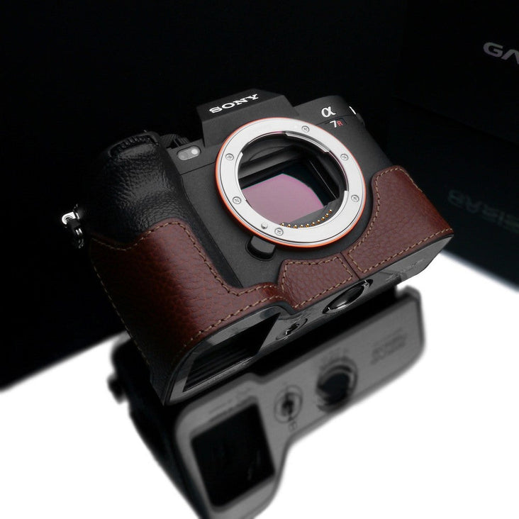 Gariz XS-CHA7RM5BR Half Leather Case for Sony A7RM5 / A7RV (Brown)