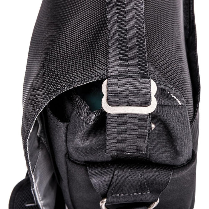 Think Tank Photo Urban Approach 5 Shoulder Bag for Mirrorless Cameras - Black